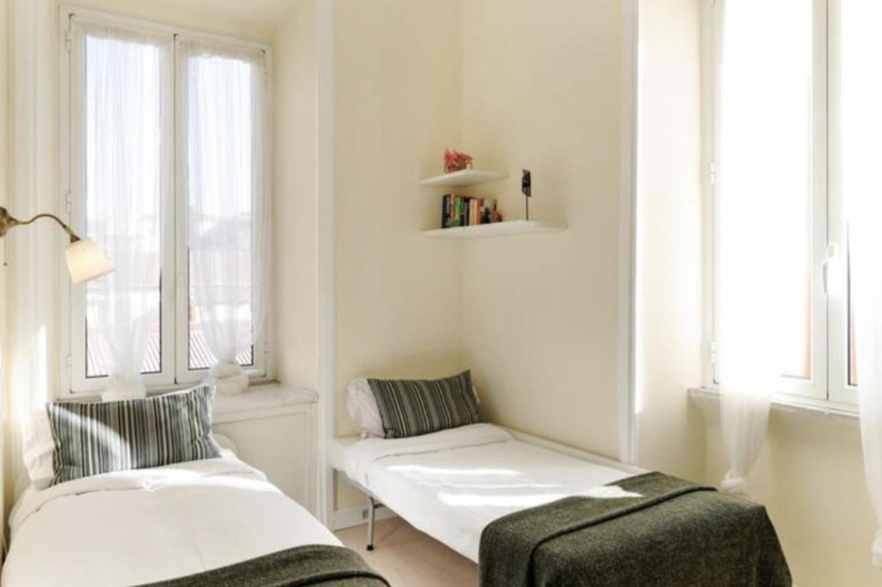 Sunny Flat In Elegant Building Close To Colosseum Rome Bagian luar foto