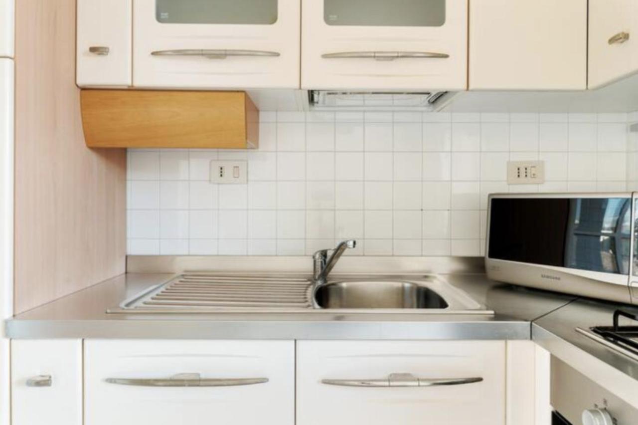 Sunny Flat In Elegant Building Close To Colosseum Rome Bagian luar foto
